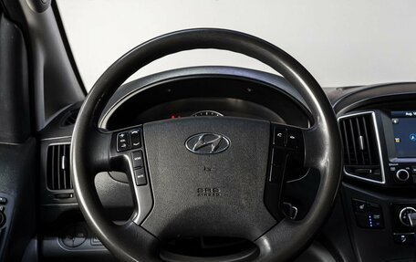 Hyundai Grand Starex Grand Starex I рестайлинг 2, 2018 год, 2 659 000 рублей, 21 фотография