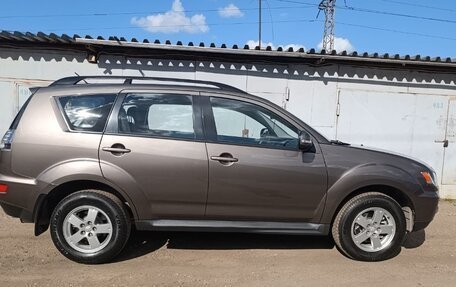 Mitsubishi Outlander III рестайлинг 3, 2011 год, 1 600 000 рублей, 3 фотография