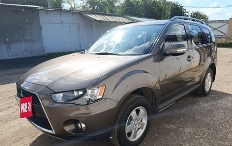 Mitsubishi Outlander III рестайлинг 3, 2011 год, 1 600 000 рублей, 6 фотография