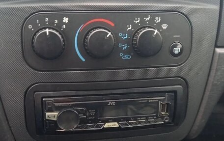 Chrysler Sebring II, 2004 год, 300 000 рублей, 3 фотография