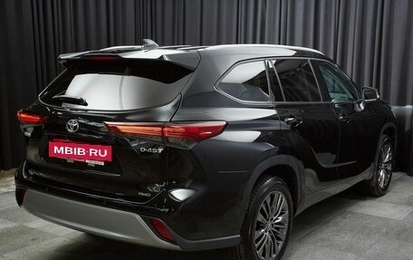 Toyota Highlander, 2026 год, 5 500 000 рублей, 4 фотография