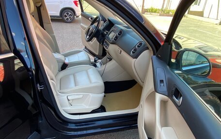 Volkswagen Tiguan I, 2010 год, 900 000 рублей, 3 фотография
