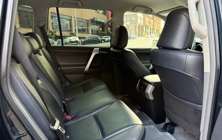 Toyota Land Cruiser Prado 150 рестайлинг 2, 2010 год, 2 585 000 рублей, 11 фотография