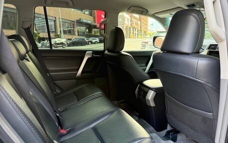 Toyota Land Cruiser Prado 150 рестайлинг 2, 2010 год, 2 585 000 рублей, 12 фотография