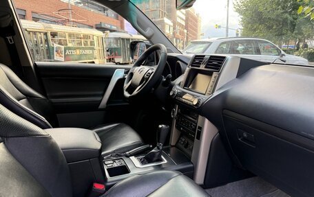 Toyota Land Cruiser Prado 150 рестайлинг 2, 2010 год, 2 585 000 рублей, 14 фотография