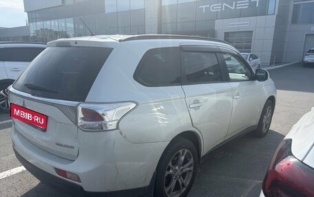 Mitsubishi Outlander III рестайлинг 3, 2013 год, 950 000 рублей, 3 фотография