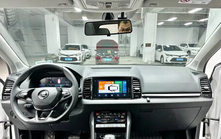 Skoda Karoq I, 2022 год, 1 630 000 рублей, 9 фотография