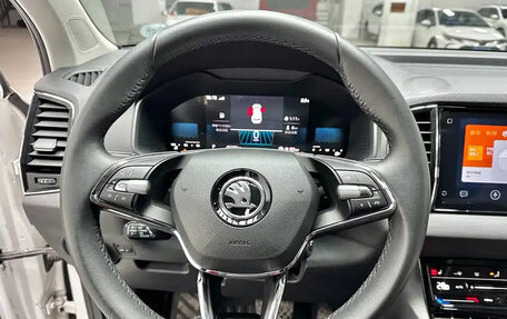 Skoda Karoq I, 2022 год, 1 630 000 рублей, 10 фотография
