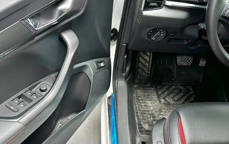 Skoda Karoq I, 2022 год, 1 630 000 рублей, 16 фотография