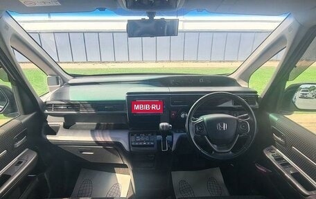 Honda Stepwgn IV, 2017 год, 1 680 000 рублей, 4 фотография