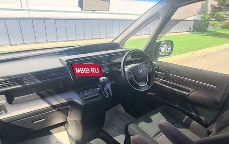 Honda Stepwgn IV, 2017 год, 1 680 000 рублей, 6 фотография