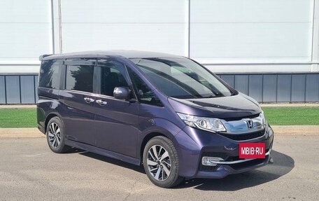 Honda Stepwgn IV, 2017 год, 1 680 000 рублей, 2 фотография
