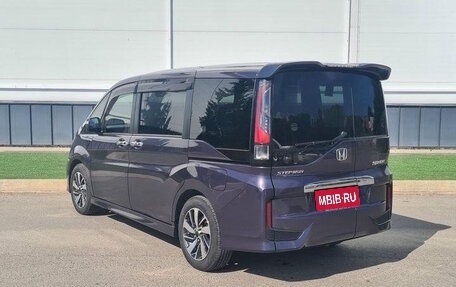 Honda Stepwgn IV, 2017 год, 1 680 000 рублей, 10 фотография