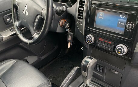 Mitsubishi Pajero IV, 2015 год, 2 474 000 рублей, 11 фотография