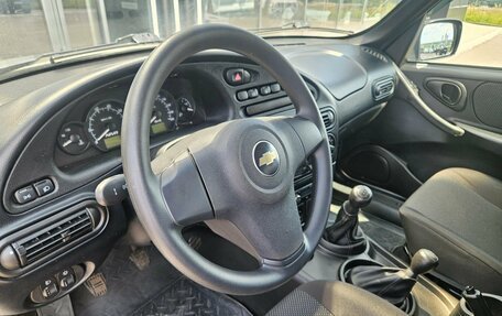 Chevrolet Niva I рестайлинг, 2017 год, 827 000 рублей, 7 фотография