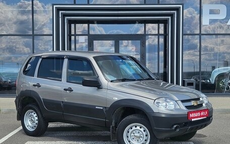 Chevrolet Niva I рестайлинг, 2017 год, 827 000 рублей, 3 фотография