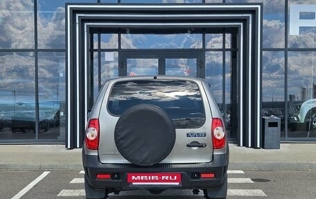 Chevrolet Niva I рестайлинг, 2017 год, 827 000 рублей, 5 фотография