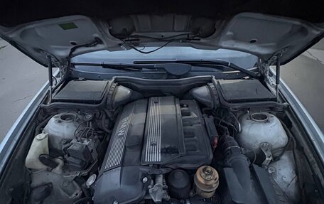 BMW 5 серия, 2002 год, 720 000 рублей, 12 фотография