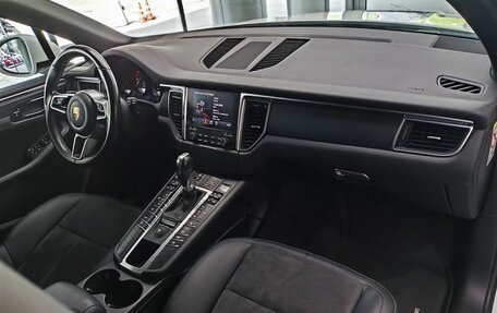 Porsche Macan I рестайлинг, 2016 год, 3 280 000 рублей, 26 фотография