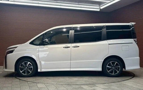 Toyota Voxy III, 2021 год, 1 680 007 рублей, 8 фотография
