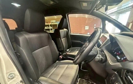 Toyota Voxy III, 2021 год, 1 680 007 рублей, 10 фотография