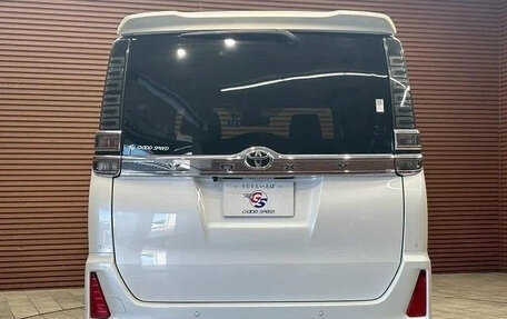 Toyota Voxy III, 2021 год, 1 680 007 рублей, 6 фотография