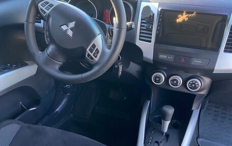 Mitsubishi Outlander III рестайлинг 3, 2007 год, 999 999 рублей, 11 фотография