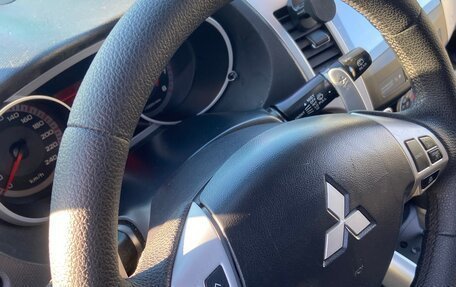 Mitsubishi Outlander III рестайлинг 3, 2007 год, 999 999 рублей, 17 фотография