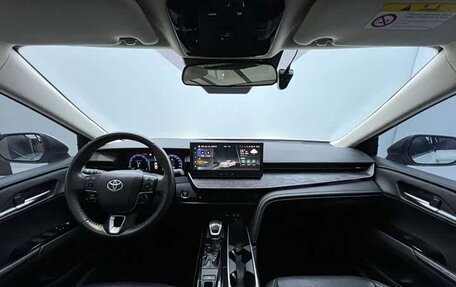 Toyota Camry, 2024 год, 3 900 000 рублей, 2 фотография