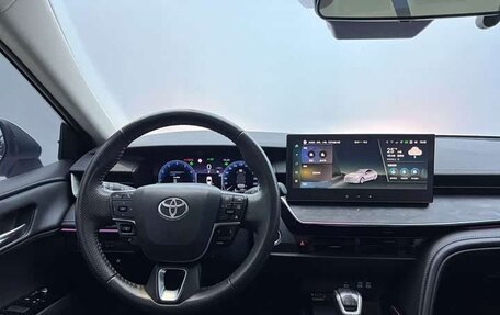 Toyota Camry, 2024 год, 3 900 000 рублей, 6 фотография