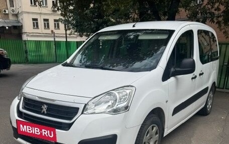 Peugeot Partner II рестайлинг 2, 2017 год, 1 100 000 рублей, 2 фотография