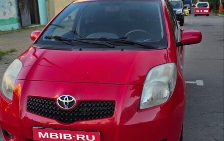 Toyota Yaris III рестайлинг, 2008 год, 480 000 рублей, 1 фотография