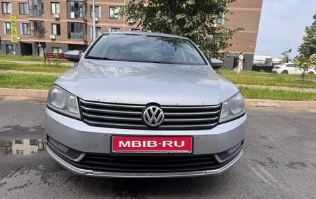 Volkswagen Passat B7, 2011 год, 650 000 рублей, 1 фотография