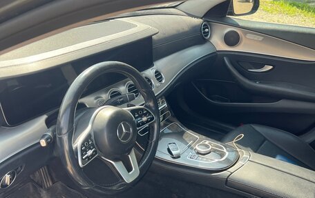 Mercedes-Benz E-Класс, 2018 год, 1 590 000 рублей, 6 фотография