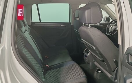 Volkswagen Tiguan II, 2020 год, 2 389 000 рублей, 19 фотография