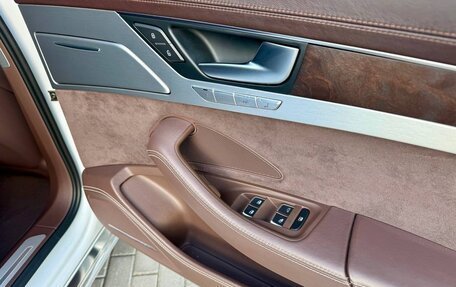 Audi A8, 2012 год, 1 400 000 рублей, 20 фотография