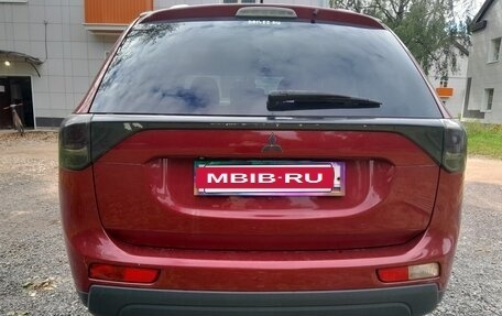 Mitsubishi Outlander III рестайлинг 3, 2013 год, 880 000 рублей, 4 фотография