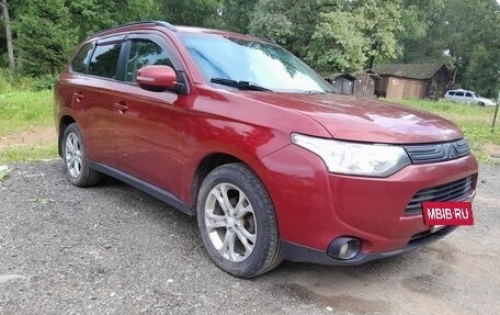 Mitsubishi Outlander III рестайлинг 3, 2013 год, 880 000 рублей, 8 фотография