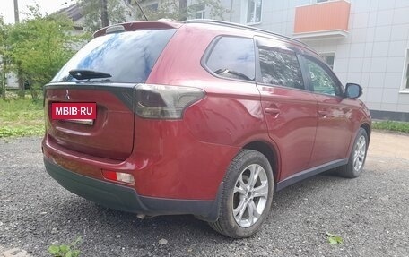 Mitsubishi Outlander III рестайлинг 3, 2013 год, 880 000 рублей, 6 фотография