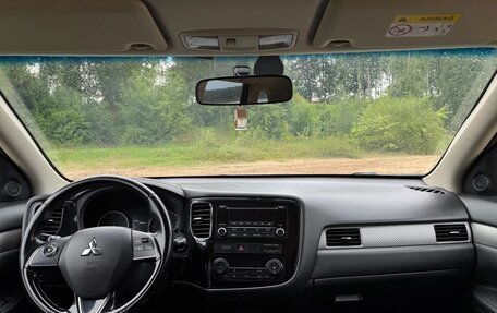 Mitsubishi Outlander III рестайлинг 3, 2016 год, 1 699 000 рублей, 11 фотография