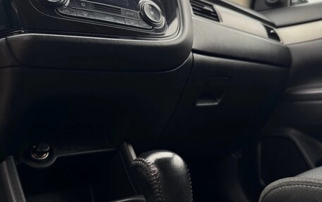 Mitsubishi Outlander III рестайлинг 3, 2016 год, 1 699 000 рублей, 10 фотография