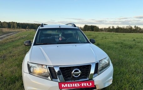 Nissan Terrano III, 2015 год, 1 100 000 рублей, 7 фотография