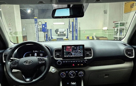 Hyundai Venue I, 2023 год, 1 200 000 рублей, 8 фотография