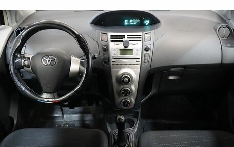 Toyota Yaris III рестайлинг, 2008 год, 779 000 рублей, 8 фотография