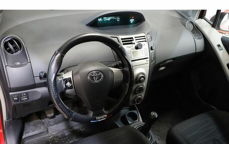 Toyota Yaris III рестайлинг, 2008 год, 779 000 рублей, 6 фотография