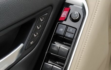 Toyota Land Cruiser, 2021 год, 9 000 000 рублей, 8 фотография