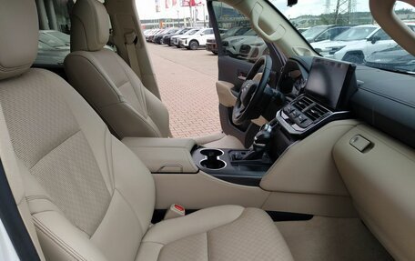 Toyota Land Cruiser, 2021 год, 9 000 000 рублей, 23 фотография