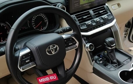 Toyota Land Cruiser, 2021 год, 9 000 000 рублей, 21 фотография