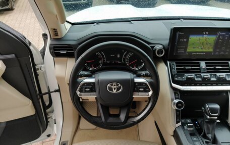 Toyota Land Cruiser, 2021 год, 9 000 000 рублей, 28 фотография