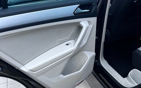 Volkswagen Tiguan II, 2017 год, 2 000 000 рублей, 21 фотография